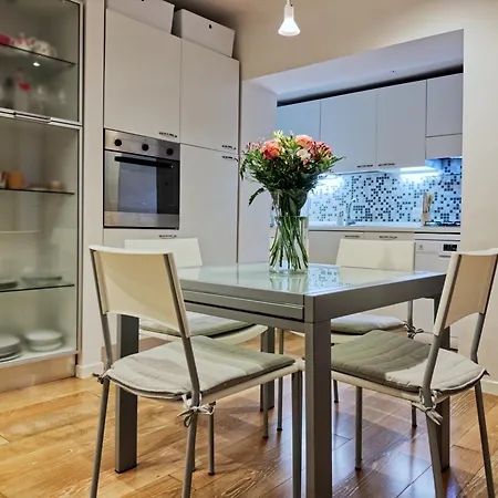 Elegant In Corso Palladio! Apartment *